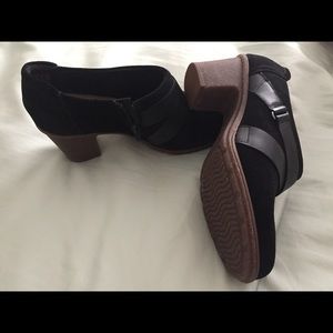 Clarks Comfort Zone shoe bootie. Never worn.